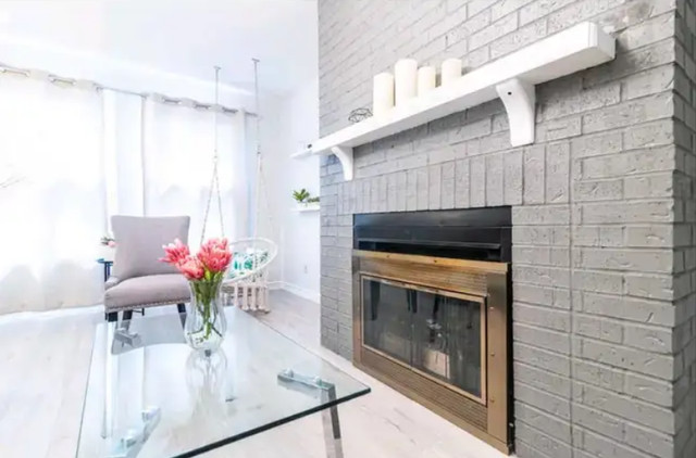 Fireplace Mantel in Solid Wood - White in Fireplace & Firewood in Oakville / Halton Region