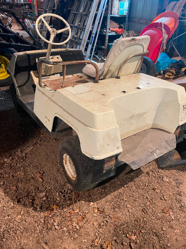 2 Yamaha Golf Carts in Other in Leamington - Image 2