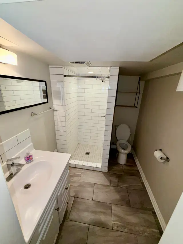 Large 1 bedroom plus den/office in duplex in Long Term Rentals in Hamilton - Image 10