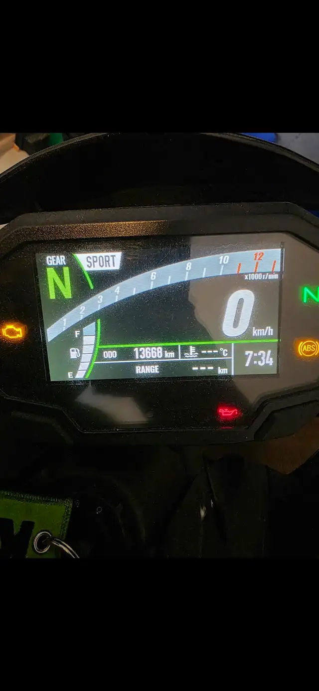 2020 Kawasaki Z900 ABS in Sport Touring in Oshawa / Durham Region - Image 6