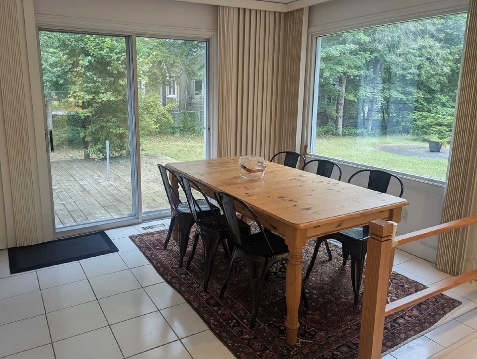 Sun filled 3 bedroom home for Student rental 2