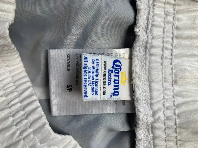 Corona shorts size S in Women's - Bottoms in City of Toronto - Image 4