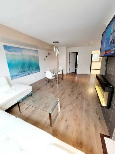 ONLY 2 ROOMS LEFT! — $`1,050/MONTH UNIVERSITY OF WATERLOO or LAURIER STUDENTS Fully Furnished Studen...