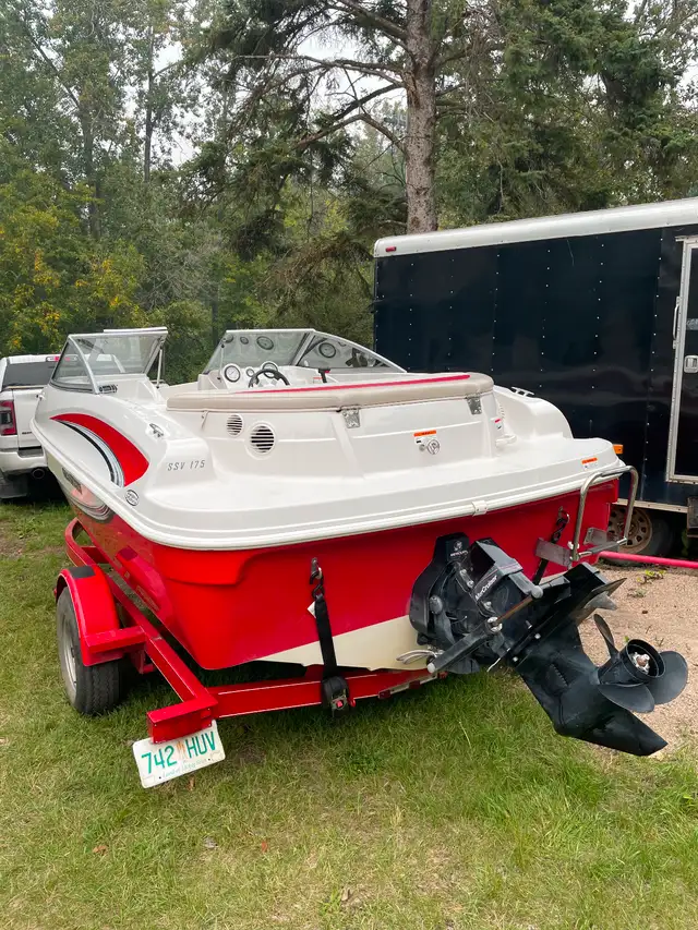 2011 Glastron SSV 175 in Powerboats & Motorboats in Regina - Image 5