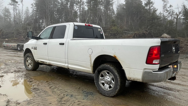2015 dodge ram 3500 in Cars & Trucks in Cole Harbour - Image 2