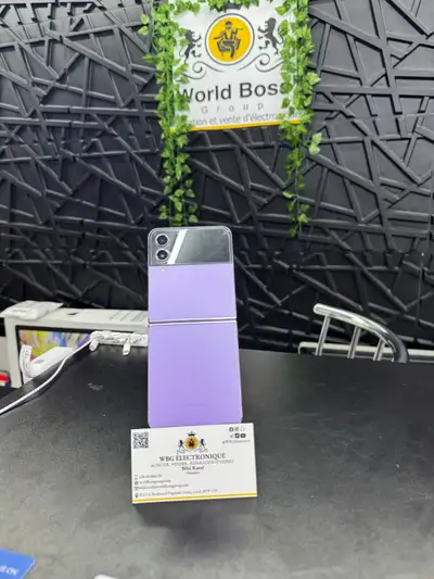 Samsung Galaxy Z Flip 4 - 256GB - lavender, View more
