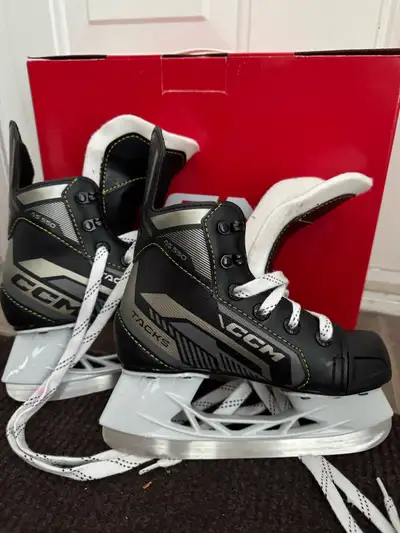 Youth hockey skates, View more