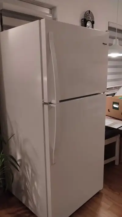 Réfrigérateur/ Fridge, View more