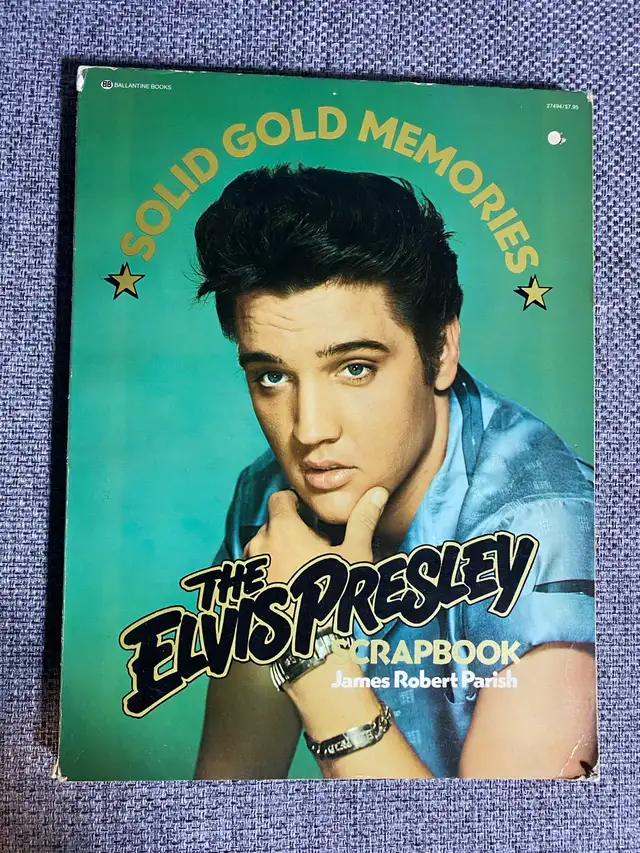 Elvis Presley Scrapbook in Non-fiction in Ottawa - Image 2