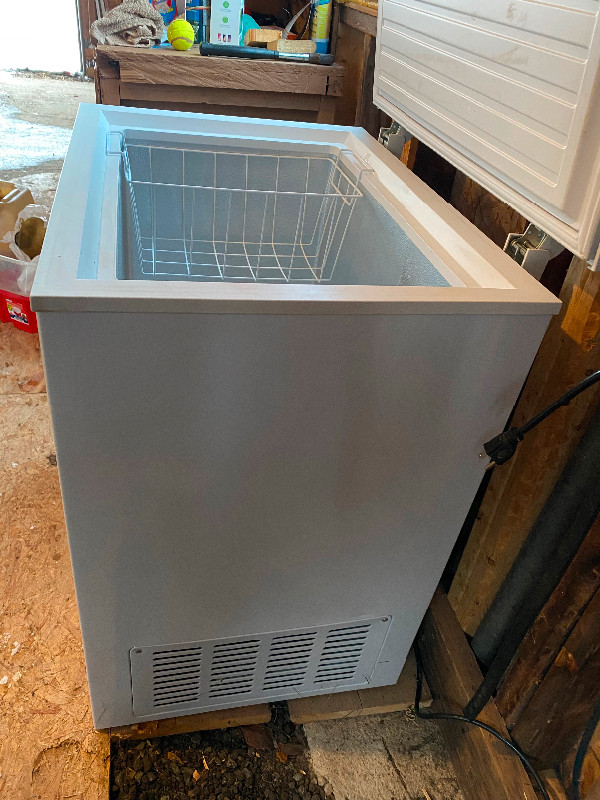 For Sale. 5 cubic foot chest freezer in Freezers in Sault Ste. Marie - Image 3