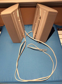 COMPAQ MONITOR SPEAKERS - good operating condition