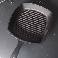 Lodge cast iron grill pan