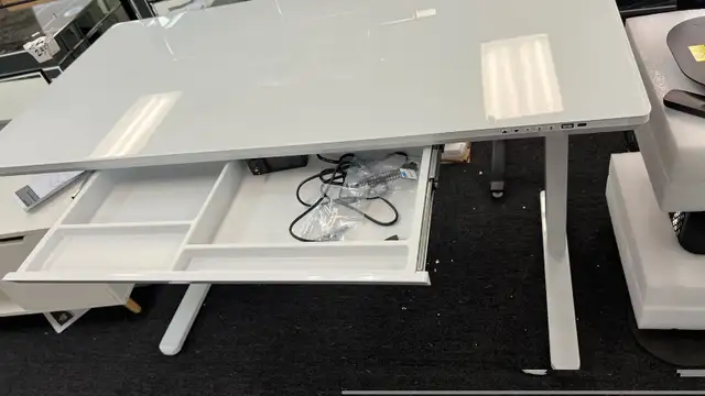 luxury 47”X24” electric adjustable tempered glass standup table  in Desks in Markham / York Region - Image 4