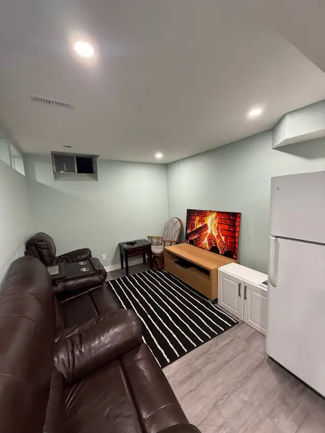 FURNISHED ROOM FOR RENT!