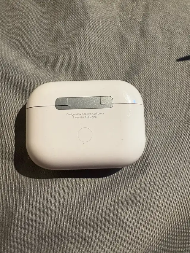 AirPods Pro 2 ( usb-c) in Toys & Games in Laval / North Shore - Image 2