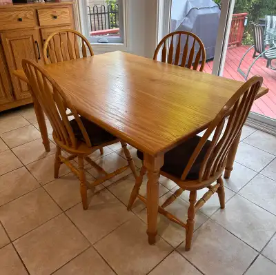 Mennonite hand crafted solid oak kitchen table and 4 chairs, View more