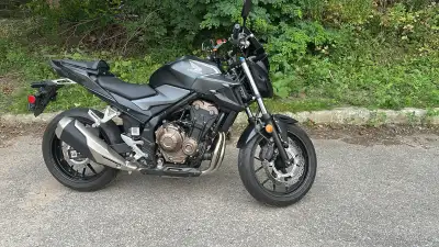 This sleek and agile Honda CB500F features a fuel-efficient 471cc parallel-twin engine, making it an...