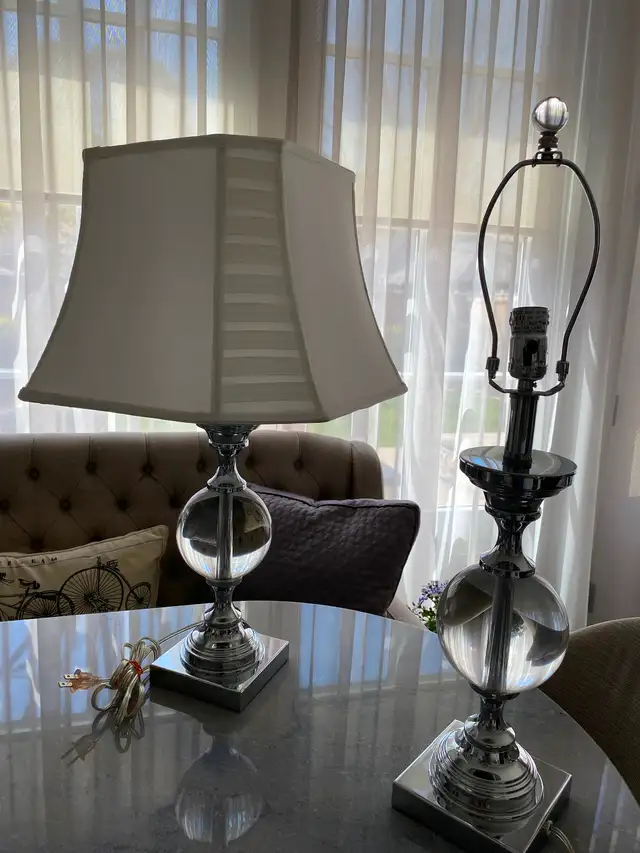 Contemporary Crystal Glass Lamps (2) in Indoor Lighting & Fans in City of Toronto - Image 3