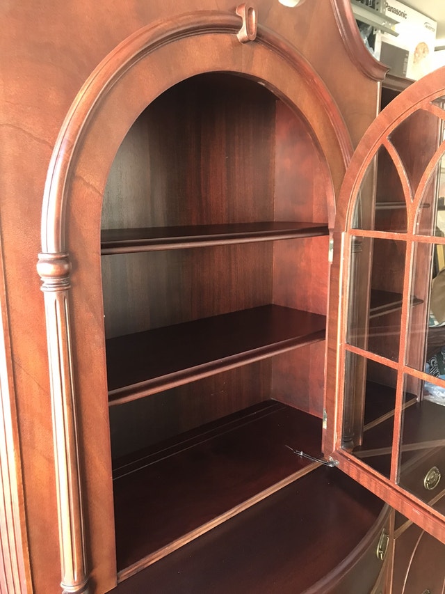 Sideboard Buffet curved solid wood drawers upscale item Hutches