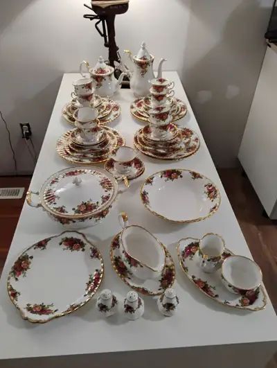 Royal Albert China/ Old Country Rose, View more
