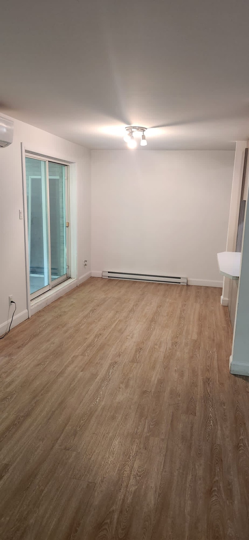 Apartment de 2 chambres et 1 salle de bain , balcon Locations longue