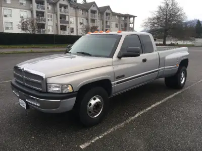 Specs: -Exterior Grade: 8/10 -Interior Grade: 7/10 -183,200 km -5.9 L cummins turbo diesel -5 speed...