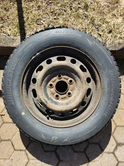 Pneus d'hiver Bridgestone Blizzak 195/65R15 avec rims 350$ pour les 4