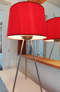 Lampe de table - plusieurs couleurs/table lamp Weegee Lights Up!