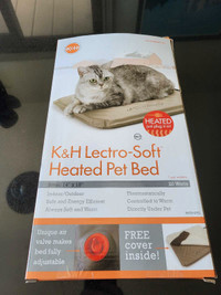 Heated pet bed 