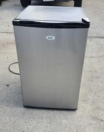 Small fridge chef (w20"/d22"/ h32")., View more