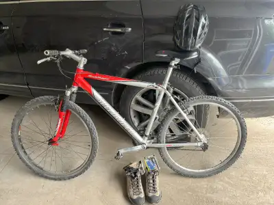 Men's 19" Specialized Rockhopper Mountain Bike - Awesome Deal!, View more