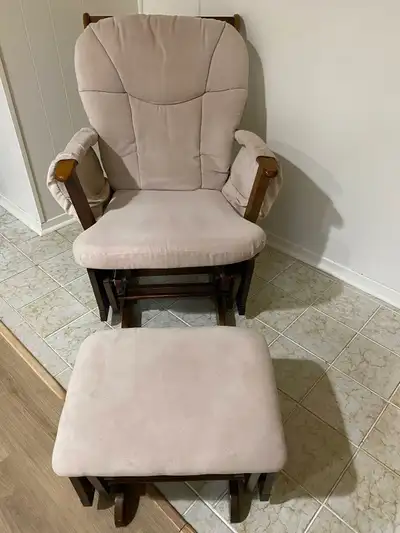 With high back, wide armrest and seat, the nursery glider perfectly fits your body curve to offer be...