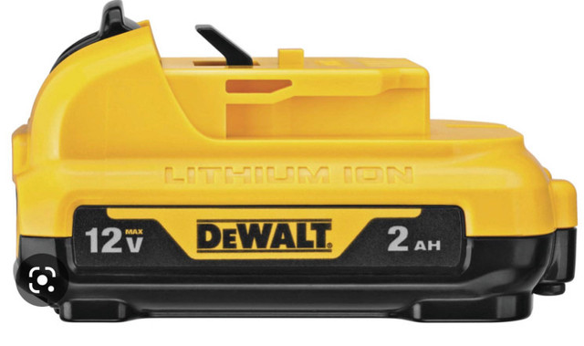Batteries and Charger Dewalt of DCB112 12 V /r Max Lithium ION in Power Tools in Mississauga / Peel Region