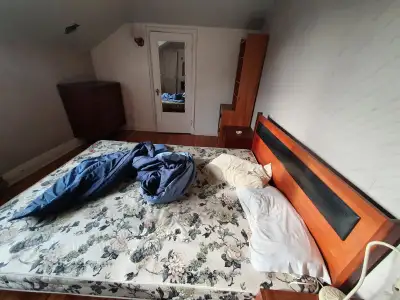 Bonjour une Chambres Pour une étudiante, une stagiaire ou travailleuse. La maison 2 étages située da...