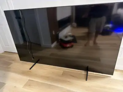 LED screen is burnt so giving for Free pick up. No delivery