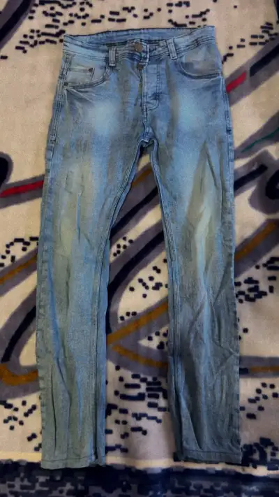 Selling a pair of Levi Strauss & Co. light blue jeans in size 28. These jeans are slightly worn but...