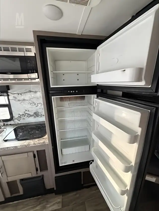 2022 CrossRoads Sunset Trail 188BH - Bunkhouse Travel Trailer in Travel Trailers & Campers in Chilliwack - Image 9