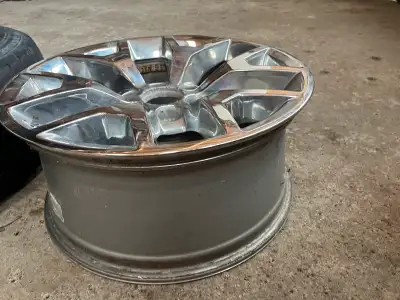 One 20” chrome gmc rim. Used but in good condition. MSG for details.