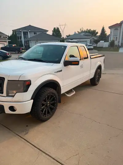 2014 F150 for sale. Supercab lariat trim. Fully loaded for its year, clean and very comfortable inte...