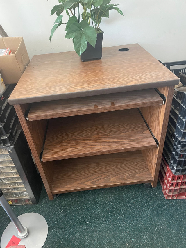 Compact desk/work station• 2 pullout shelves•wheels in Desks in North Bay - Image 4