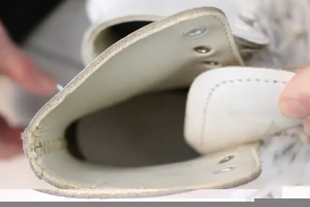 Youth Figure Skates in Skates & Blades in Stratford - Image 5