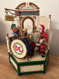 Vintage Christmas Musical Box NEW Enesco 