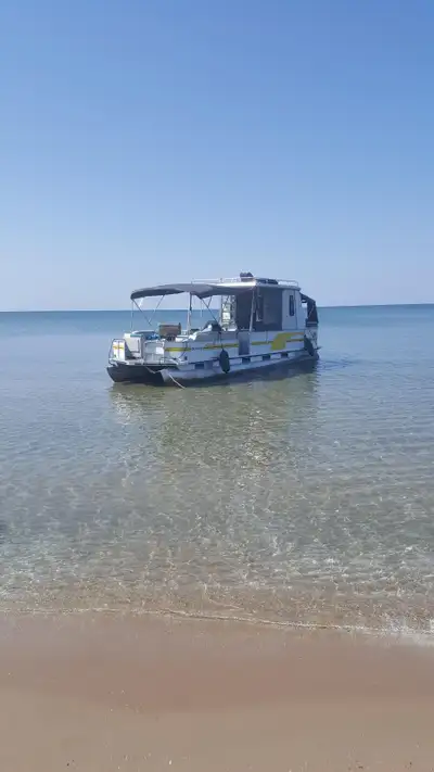 Enjoy long trips out on the water. New 2017 Yamaha 115 SHO installed in 2017. Very fuel efficient. $...