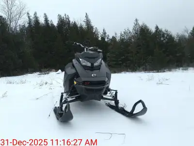 Low km sled in perfect shape. Ready to ride. 154x 2.5 track. Message for more details.