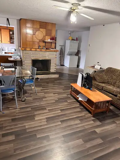 ✨now renting✨ Available: Roommate wanted! 1 Private bedroom available in a 3 bedroom upstairs of a h...