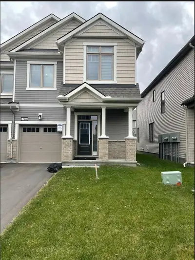 Beautiful 3 bed+3 bath Townhome for Rent in Barrhaven