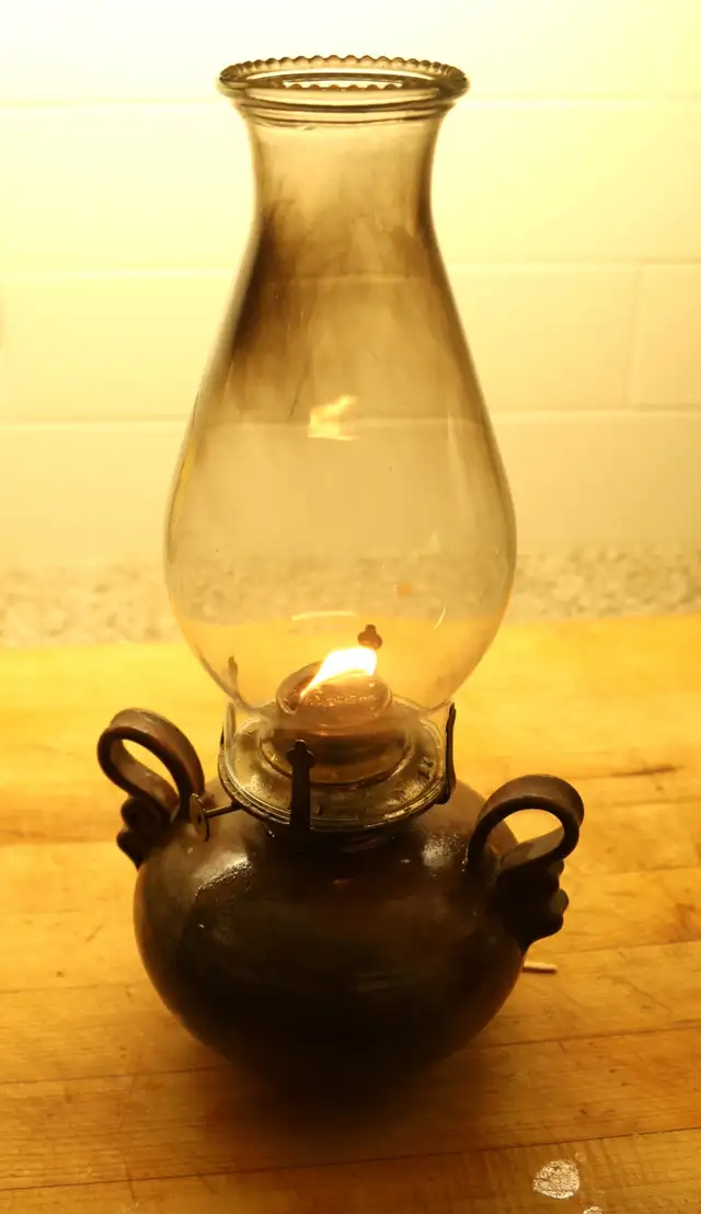 oil lamps in Indoor Lighting & Fans in City of Montréal - Image 2