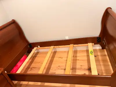 Classic twin-sized sleigh bed frame i, View more