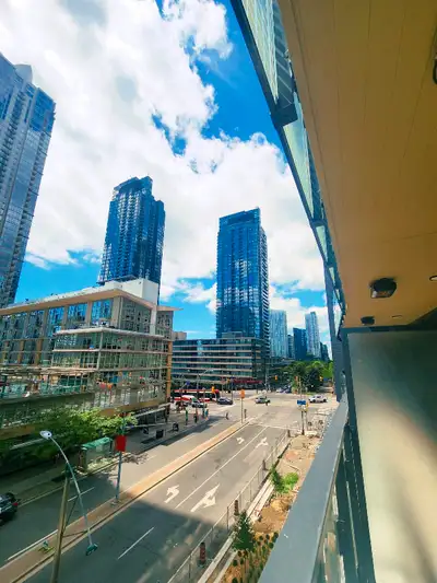 WATERFRONT | DOWNTOWN | 2 BED | CONDO RENT | LAUNDRY | 650sf