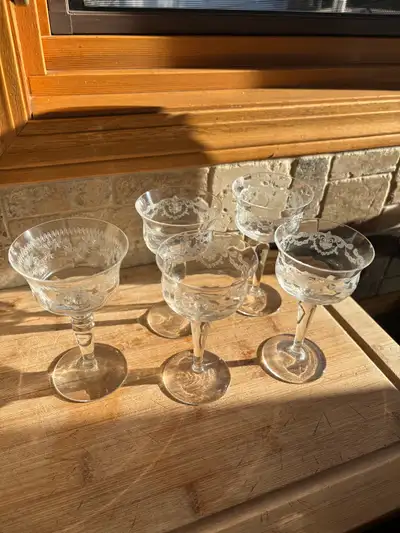 Vintage Tiffen glassware set of 4 with one extra glass, View more